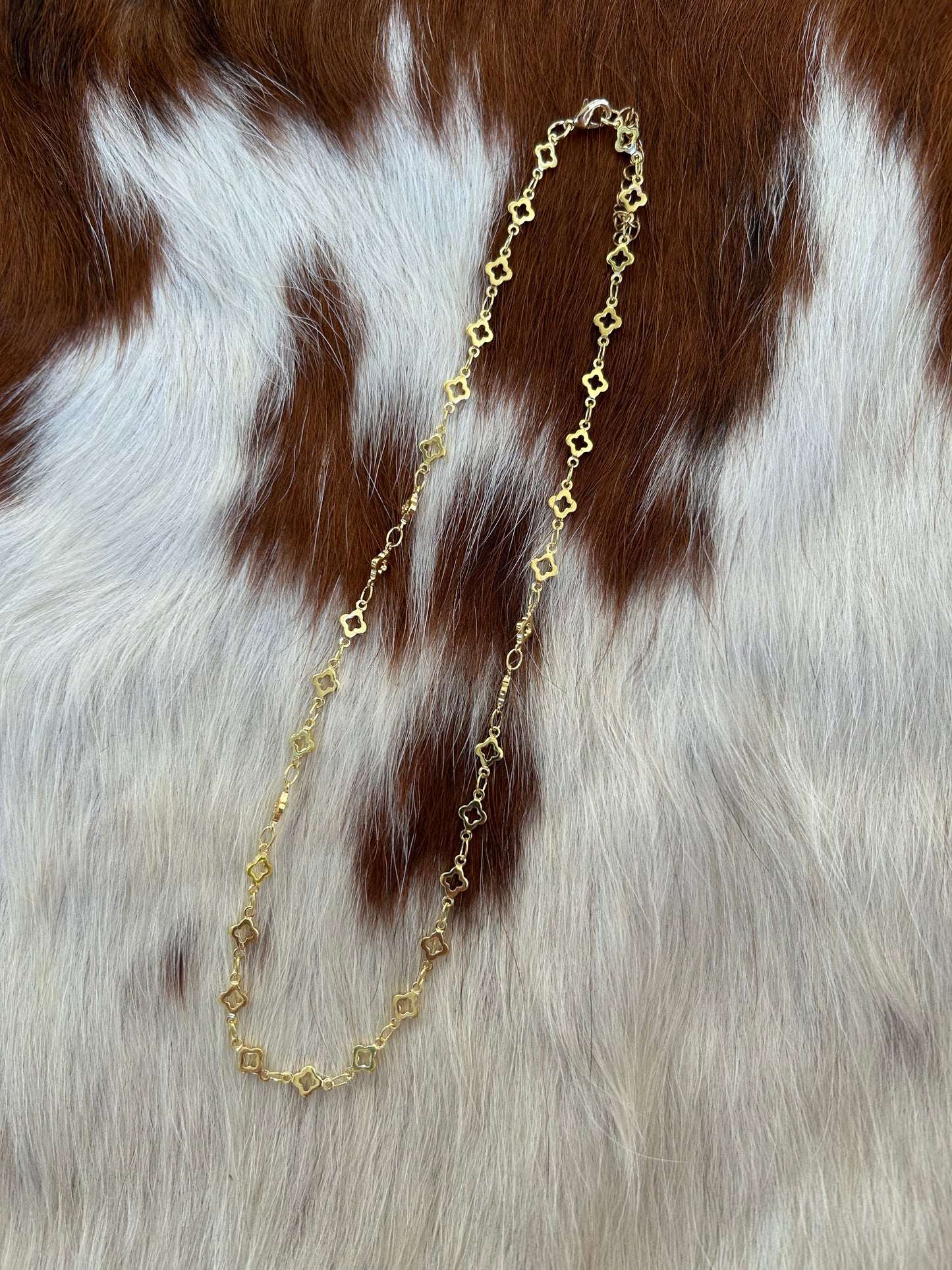 Gold clover chain