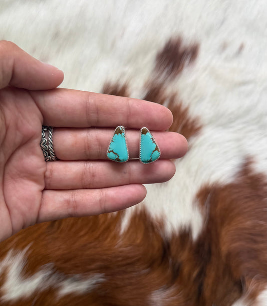 #8 turquoise studs