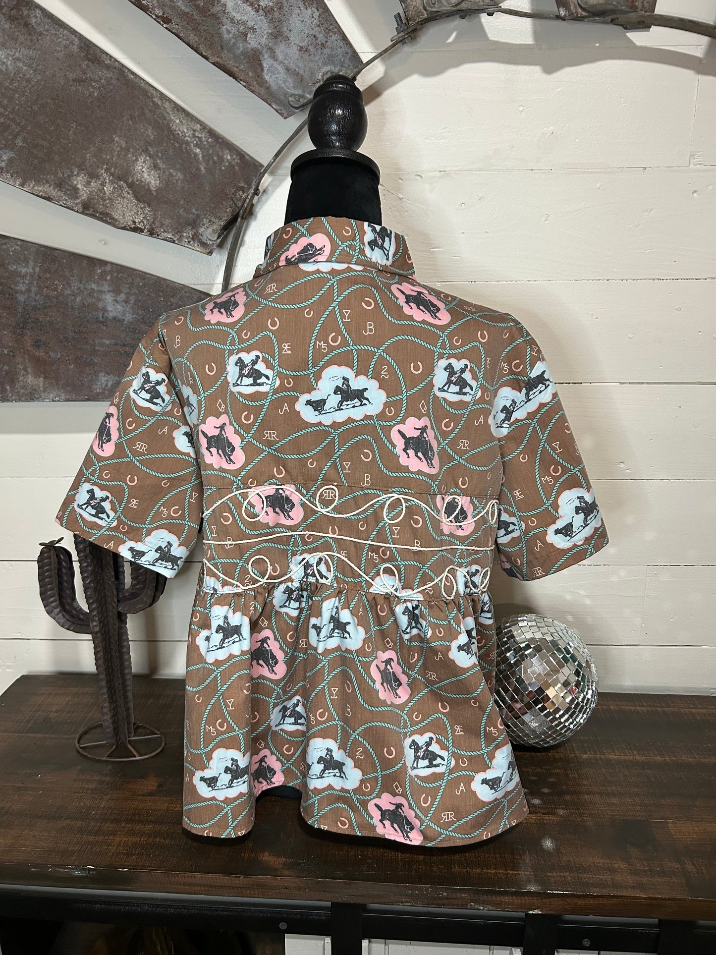 Loopty Lou top *bubble bronc*