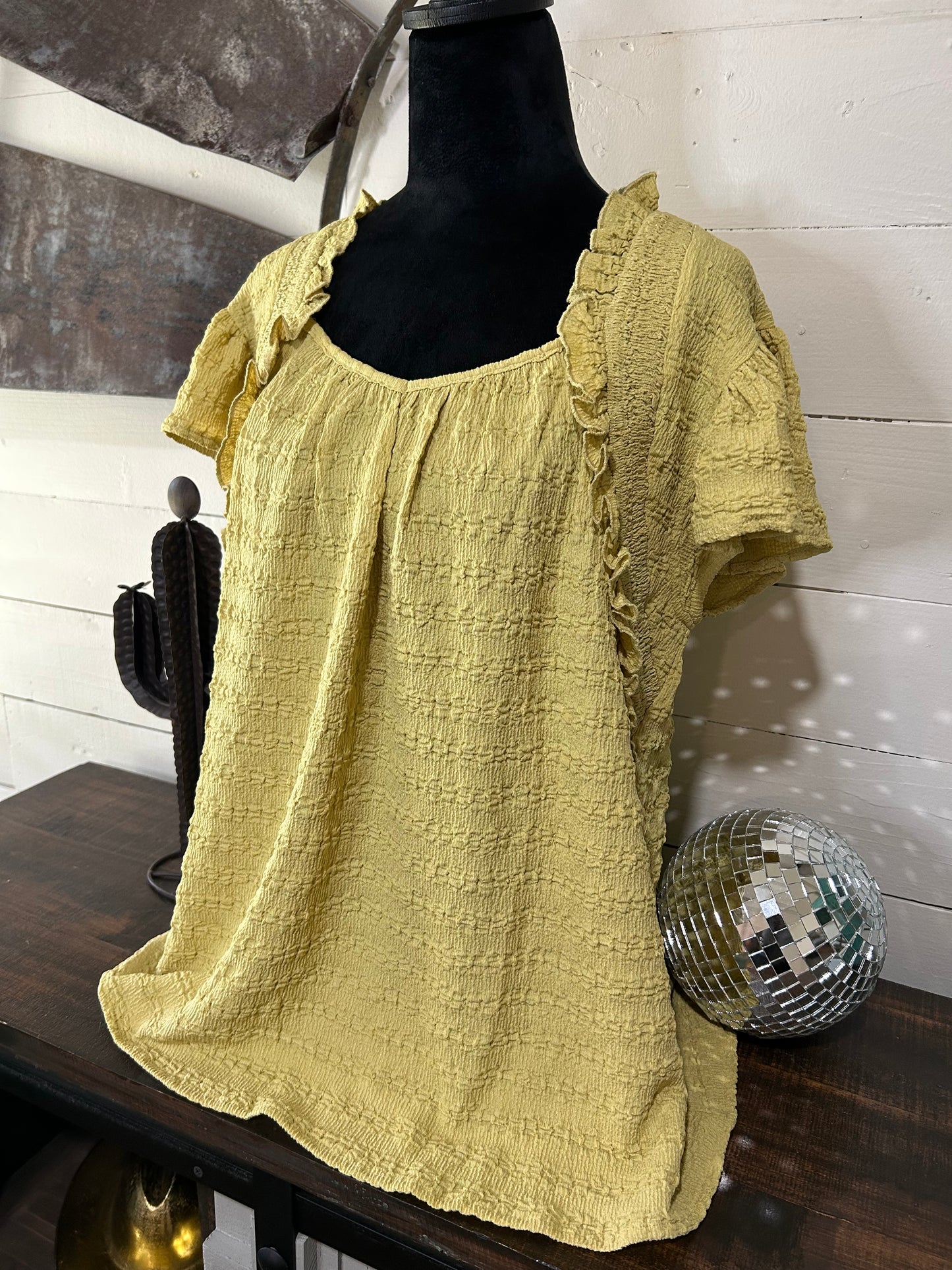 Pear ruffle blouse