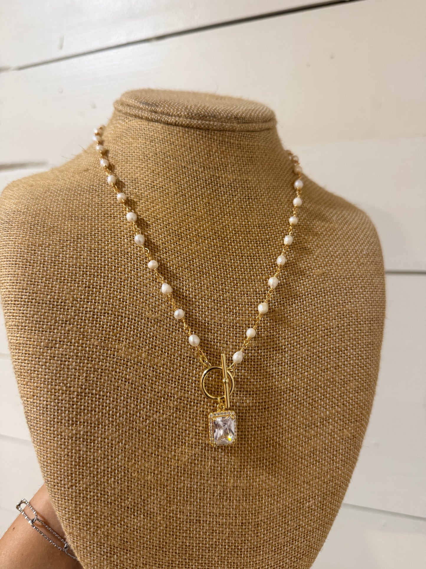 Square diamond on pearl chain