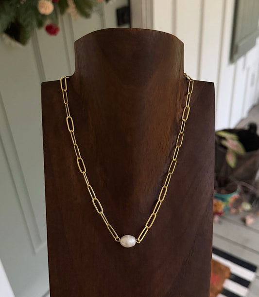 Gold & freshwater pearl necklace