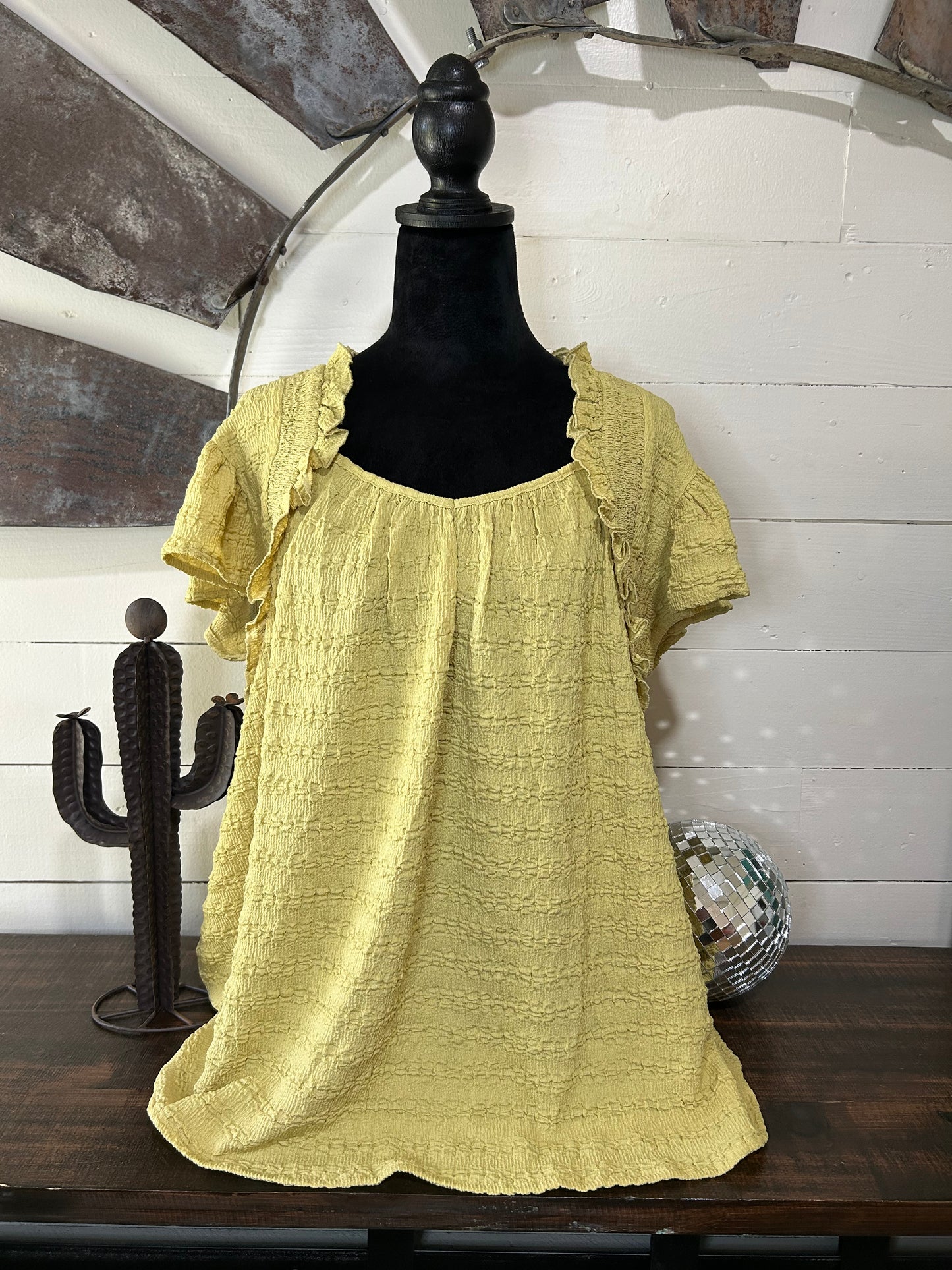 Pear ruffle blouse