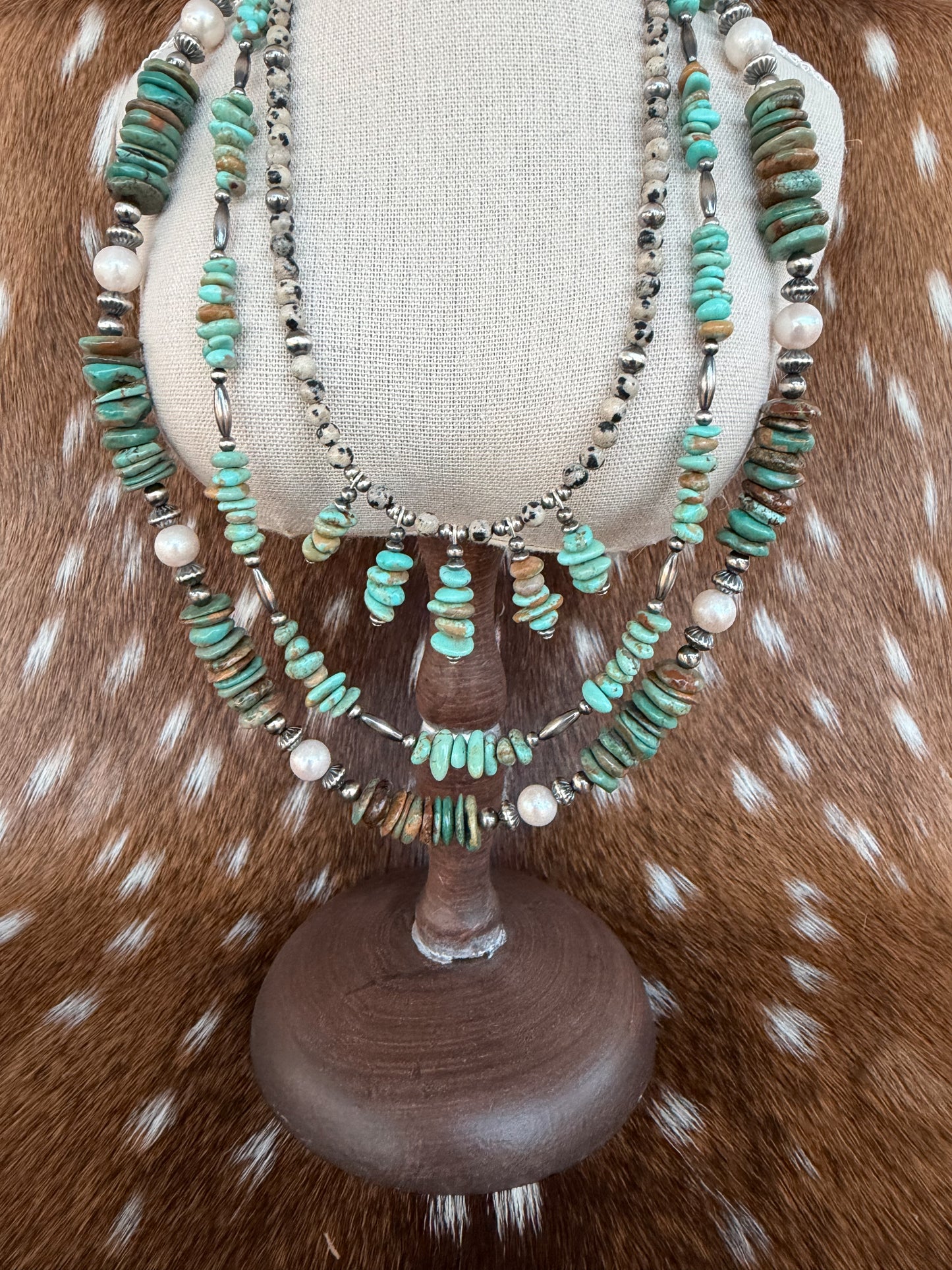 Dalmatian jasper and turquoise chips