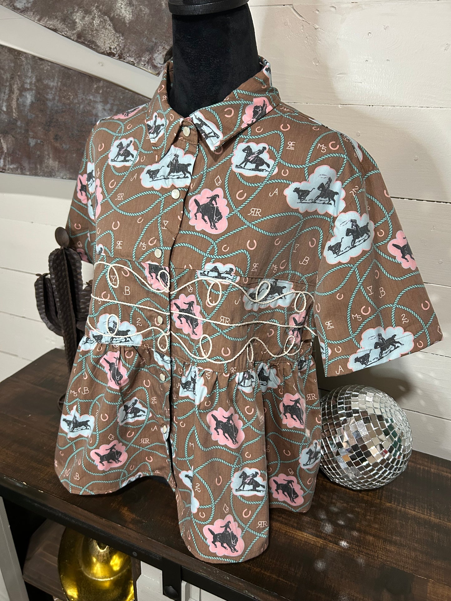 Loopty Lou top *bubble bronc*