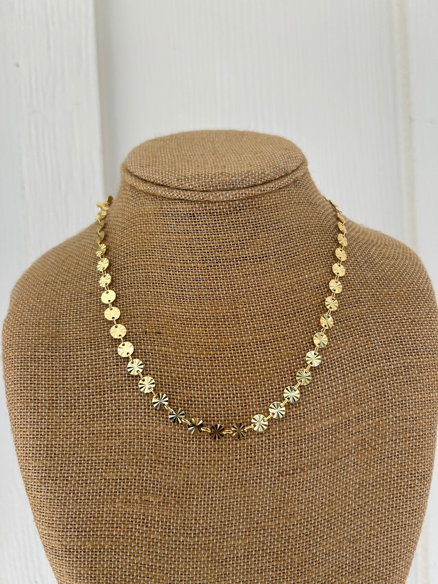 Textured gold disc chain necklace